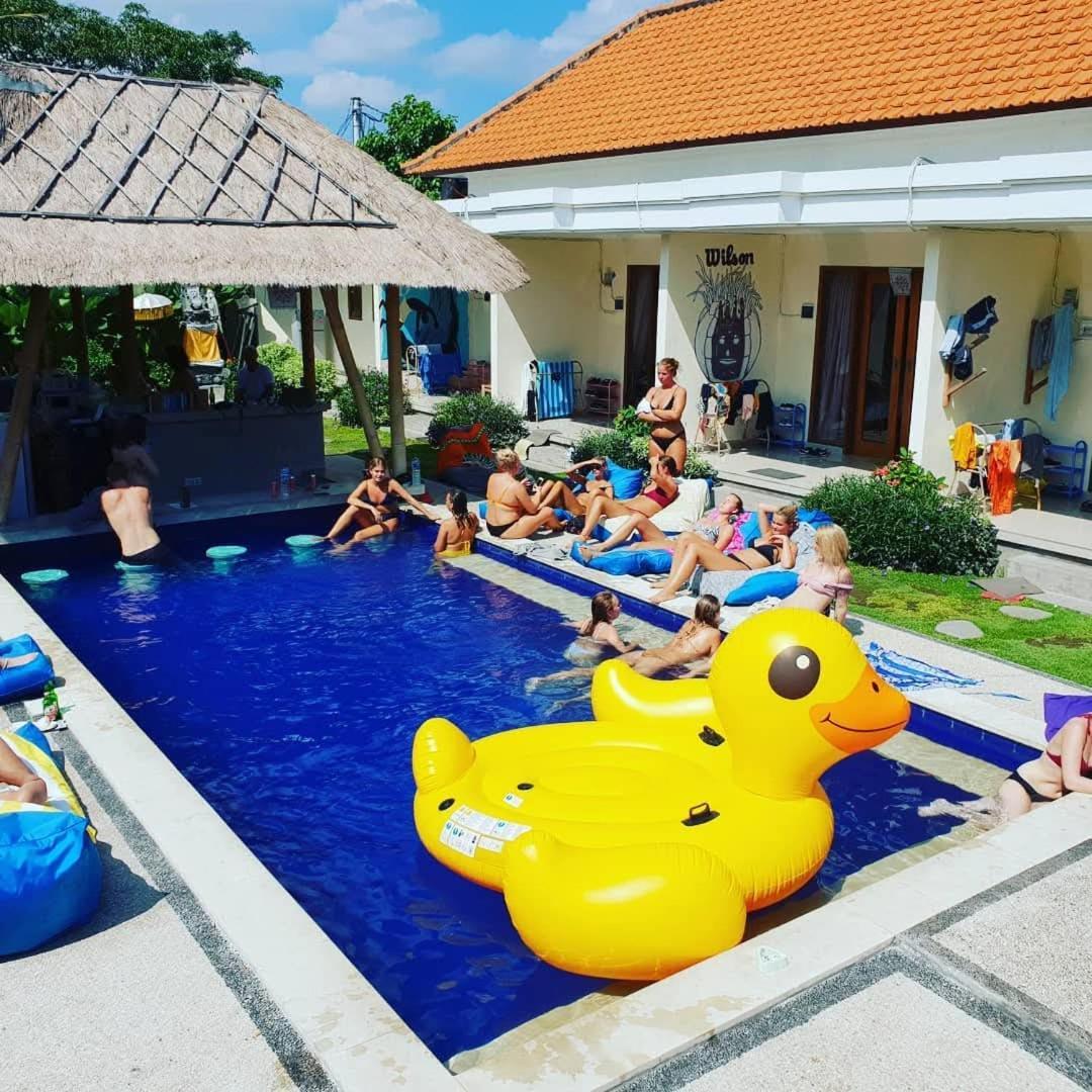 Castaway Hostel Canggu Esterno foto